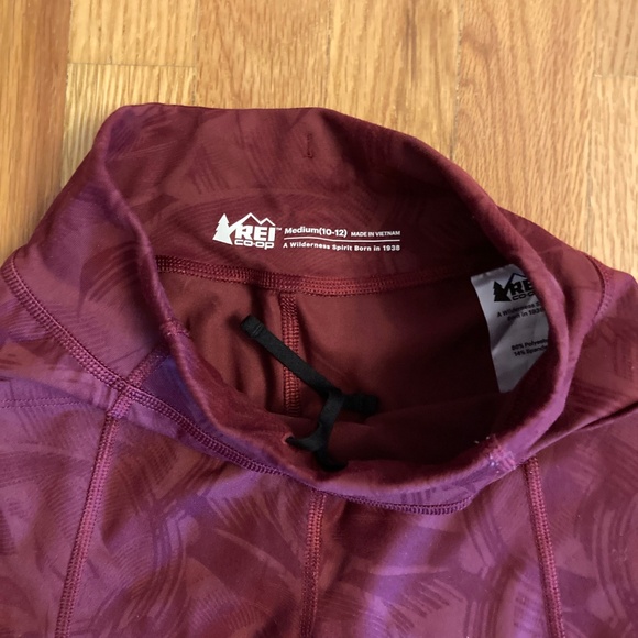 REI Girl's Hiking Leggings - Picture 2 of 3